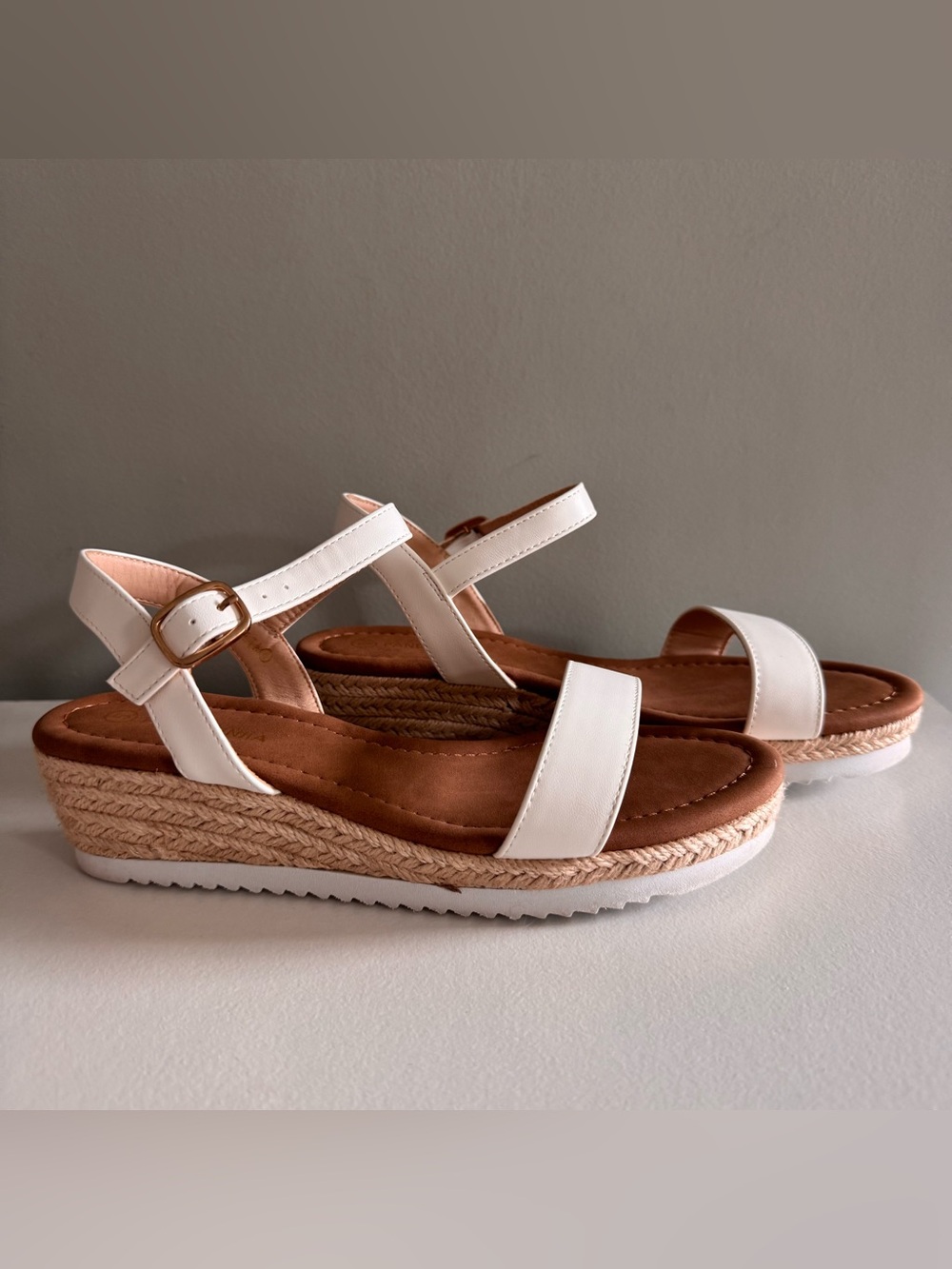 Girls wedge sandal size 5